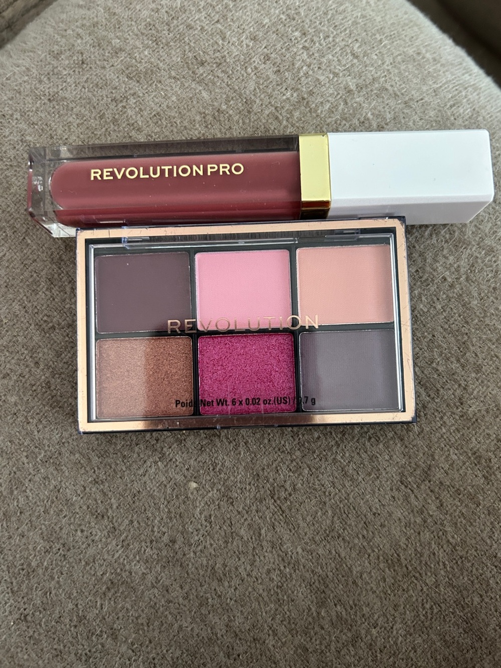 Revolution Pro Bundle - Lip Gloss & Eyeshadow Palette